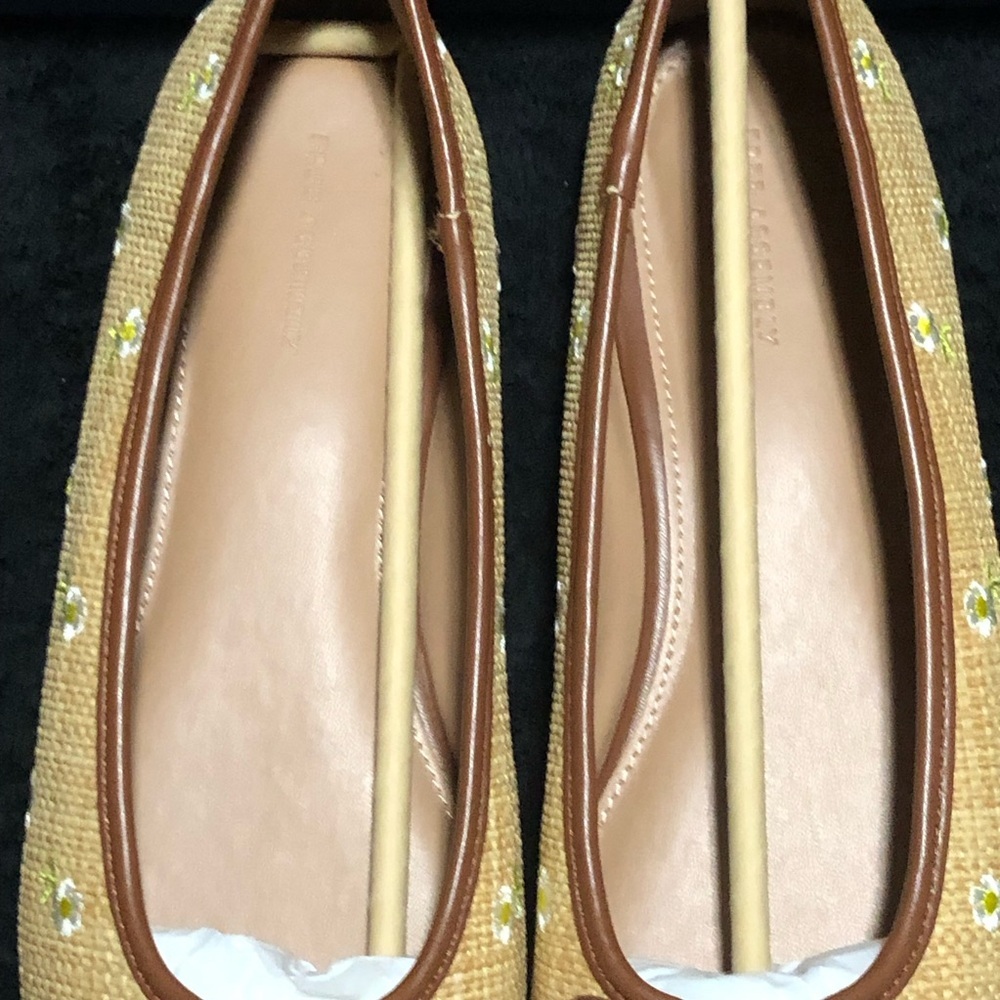 Free Assembly Women's Raffia Daisy Ballet Flats with Bow, Size 10, Memory Foam - Picture 3 of 5